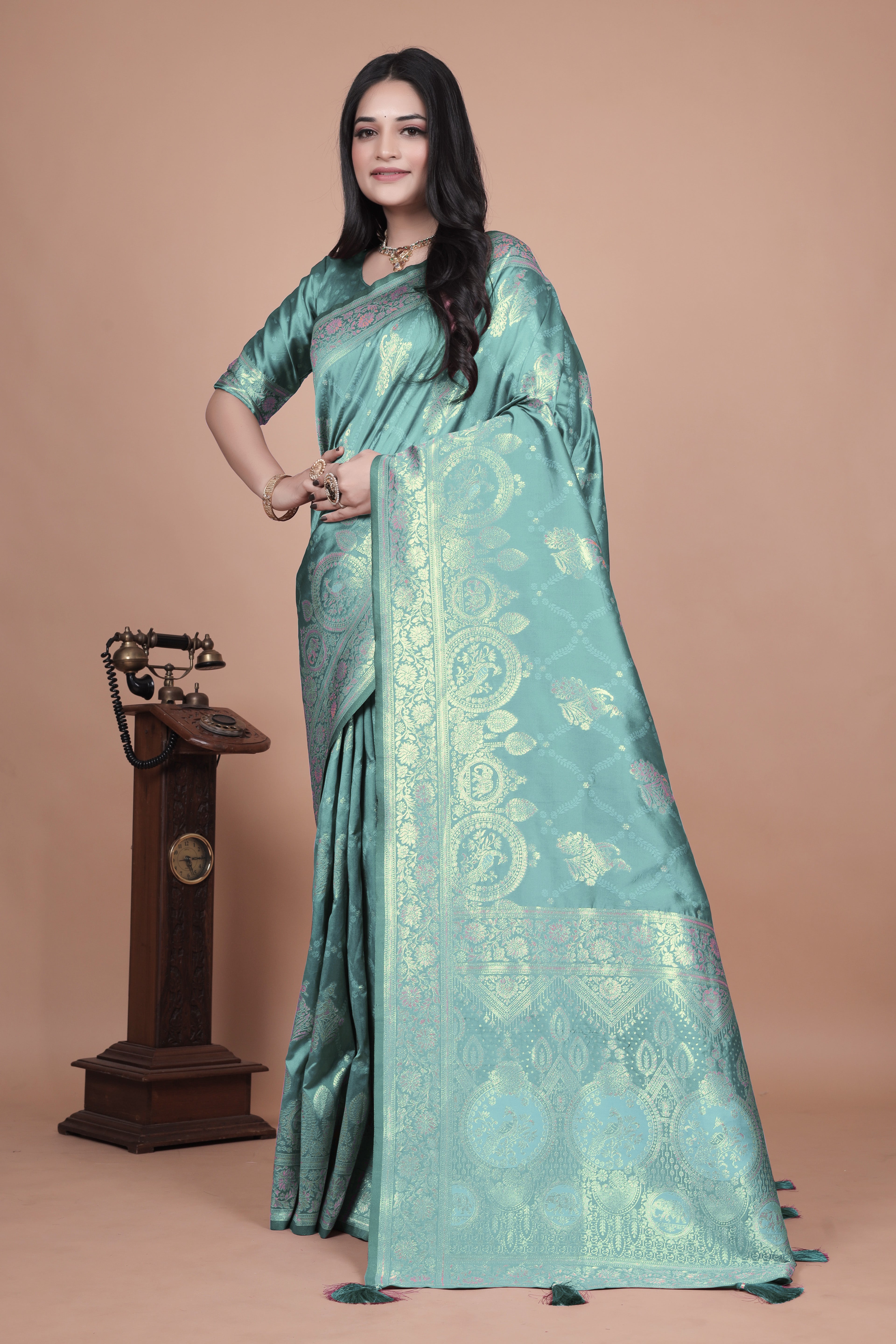 Banarasi Silk Saree with Intricate Silver Zari Weave with 4 color option  ✨🌸